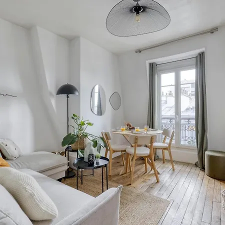 Nice And Authentic 2 Flat - Heart Of 11 Apartment *